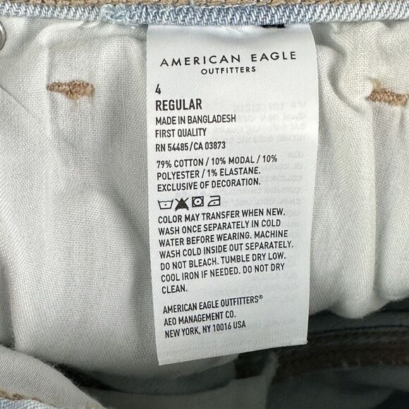 American Eagle Curvy Mom Jeans Womens 4R Light Wash Shark Bite Hem Stretch Denim - Picture 16 of 16